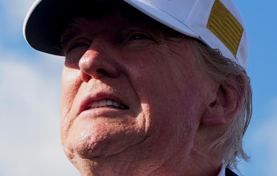 U.S. President Trump boards Air Force One en route to Washington, D.C, at Morristown Municipal Airport | Author: Pixsell/Reuters