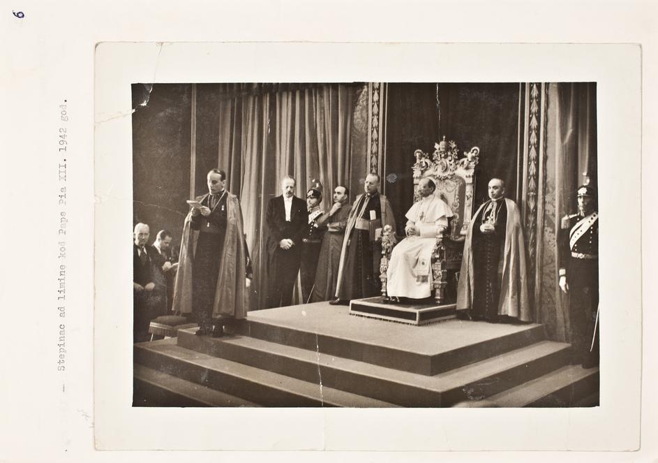 Audijencija A. Stepinca kod pape 1942., iz Udbinog dosjea