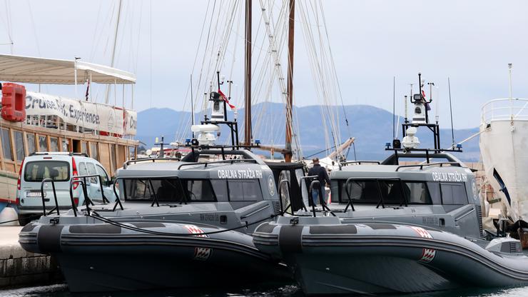 Vodice: Brodovi obalne straže