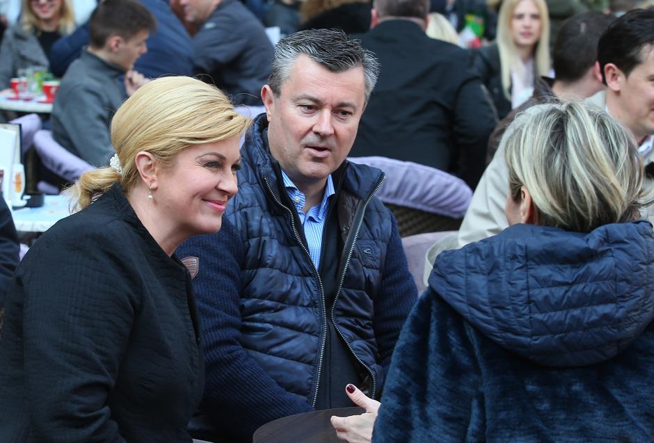 Predsjednica Grabar-Kitarović i premijer Orešković popili kavu u centru grada | Author: Jurica Galoic (PIXSELL)