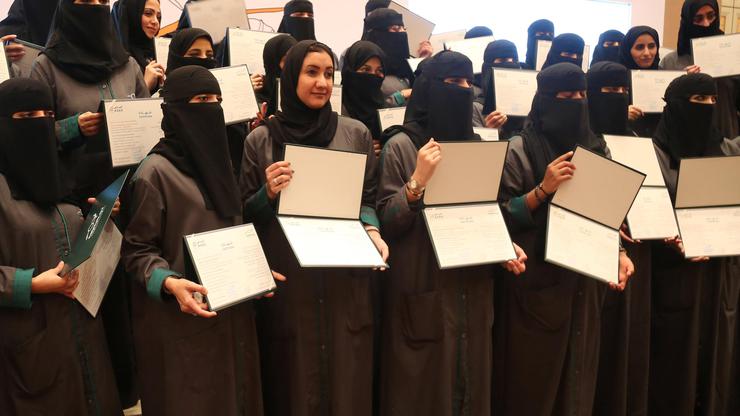 Studentice u Saudijskoj Arabiji nakon diplomiranja