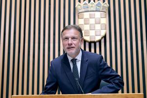 Zagreb: Sabor izglasao ponovno uvođenje vojnog roka