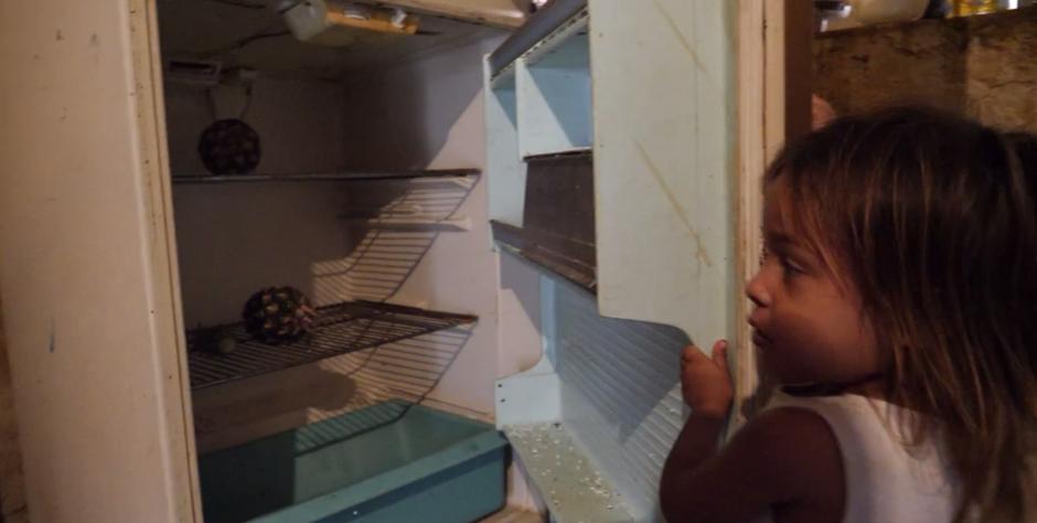 Jennifer pokazuje prazan hladnjak | Author: screenshot/youtube