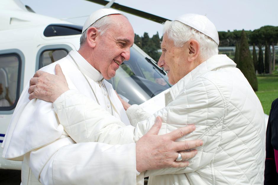 Papa Franjo o Papa Benedikt XVI | Author: OSSERVATORE ROMANO/REUTERS/PIXSELL