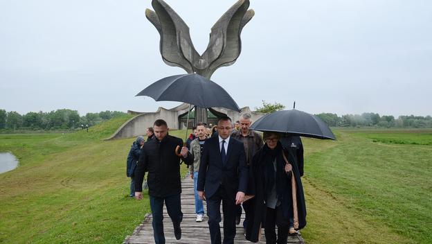 Ministar kulture Zlatko Hasanbegović obišao Spomen-područje Jasenovac