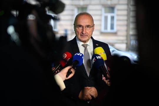 Zagreb: Dolazak članova HDZ-a na sjednicu Predsjedništva i Nacionalnog odbora