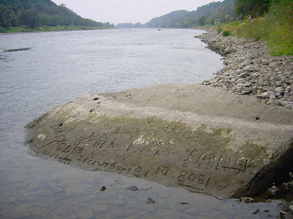 "Kamenje gladi", našlo se u rijekama Njemačke i Češče na suhom uslijed suše