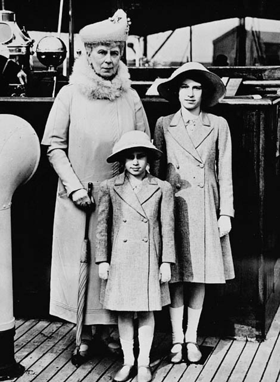 Kraljica majka s Elizabethom i Margareth | Author: Wikipedia