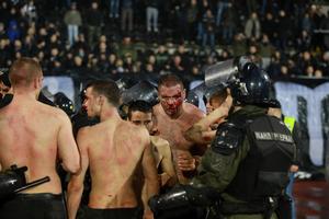 Tučnjava navijača na južnoj tribini Partizanovog stadiona