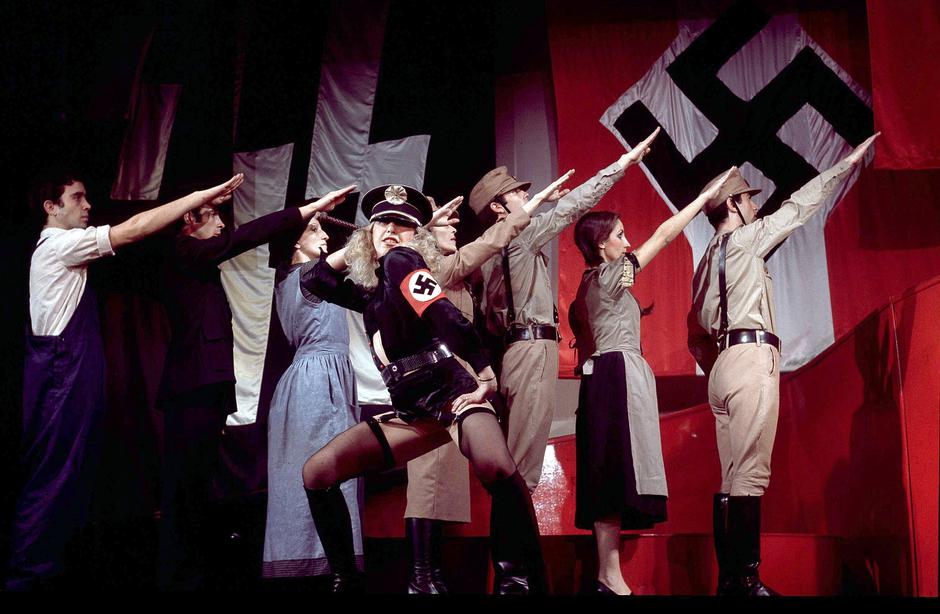 238033824 | Author: profimedia