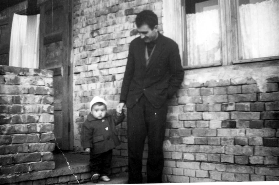 Predrag Matić s ocem u Vukovaru 1964. | Author: Express