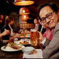 Japanski biznismeni piju dok ne padnu s nogu