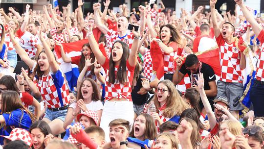 Navijači u Osijeku  prate finalnu utakmicu Hrvatska Francuska
