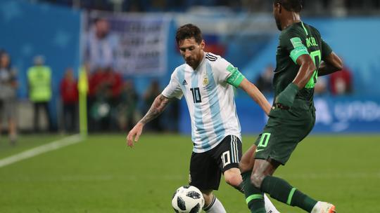 John Obi Mikel i Lionel Messi u utakmici 2018. na Svjetskom nogometnom prvenstvu