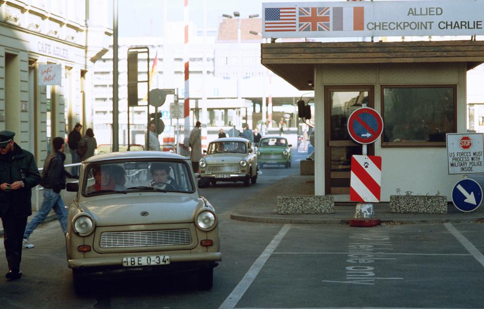 Allied checkpoint Charlie, "You are leaving the American sector" | Author: public domain