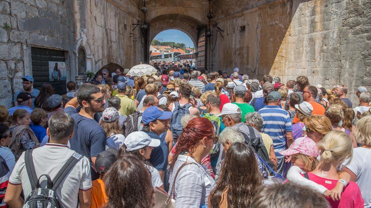 Gužva turista u Dubrovniku