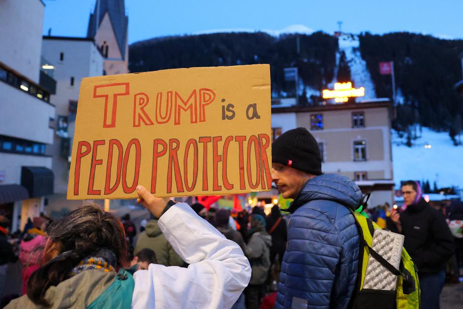 Protest ahead of the opening of the World Economic Forum (WEF), in Davos | Author: Denis Balibouse