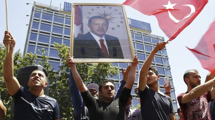 Erdoganove pristalice na trgu Taksim u Istanbulu