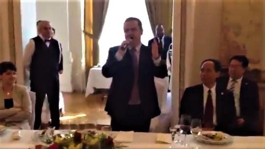 Ivica Dačić pjeva na inauguraciji Aleksandra Vučića