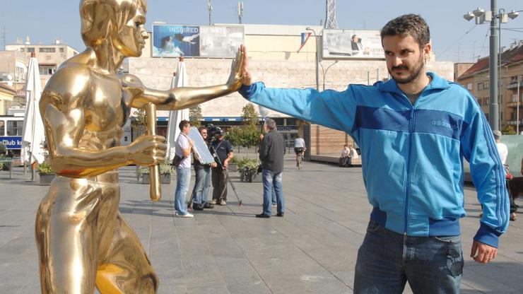 ARHIVA - 2009. Zagreb: Nino Raspudi? na otkrivanju spomenika Bruce Leeja na Kvaternikovom trgu