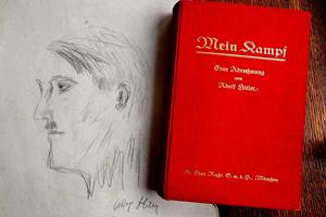 Mein Kampf s potpisom i skicom Adolfa Hitlera prodano na aukciji