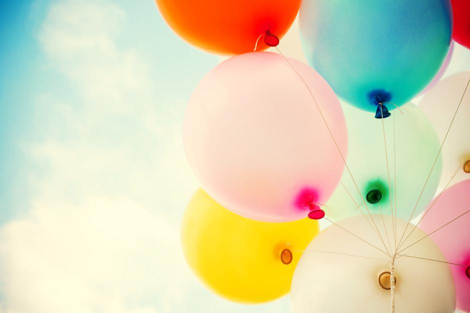 Baloni punjeni helijem u zraku | Author: Thinkstock