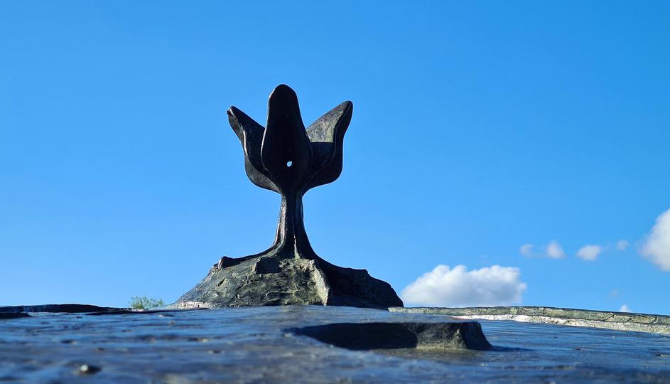 Kameni cvijet, spomenik svih žrtvama koje su stradale u logoru Jasenovac