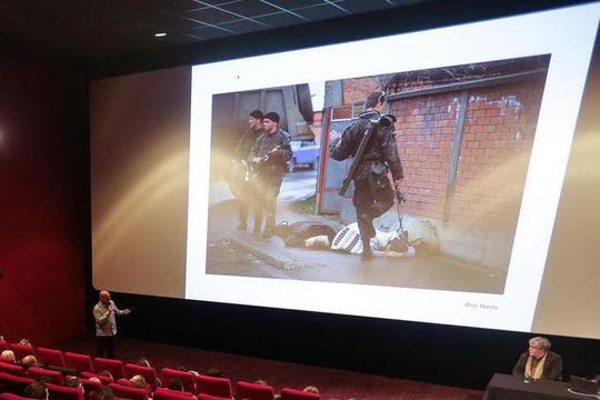 Zagreb: Fotoreporteri Ron Haviv i Christopher Morris održali predavanje o ratnim fotografijama