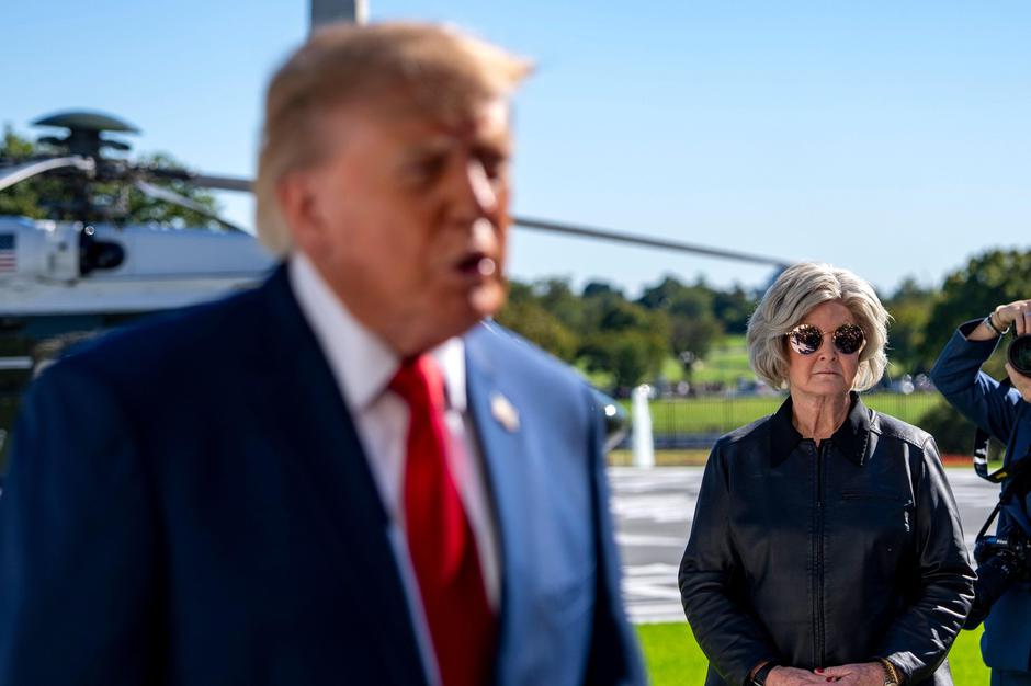 White House Chief of Staff Susie Wiles looks on as United States President Donald J Trump speaks with reporters before boarding Marine One on the South Lawn of the White House in Washington, DC on Tuesday, October 6, 2026. The President is going to Baltim | Author: Profimedia
