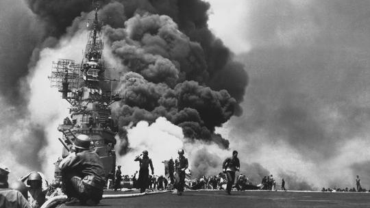 Kamikaze se zabile u američki ratni brod Bunker Hill