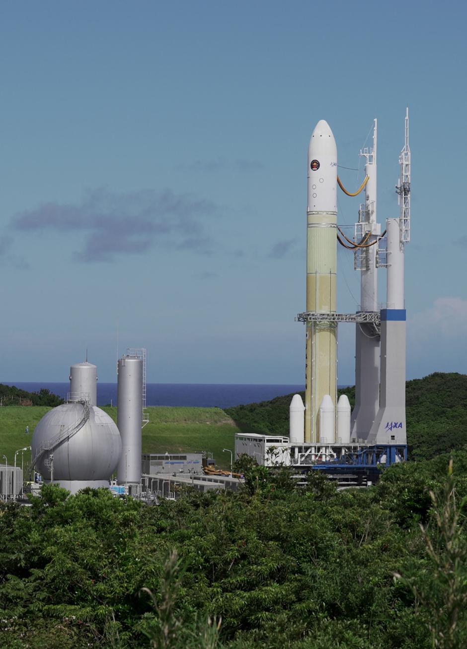 The H3 rocket carrying the Martian Moons Exploration (MMX) rover bound for Mars' moon Phobos at Tanegashima Space Center | Author: REUTERS