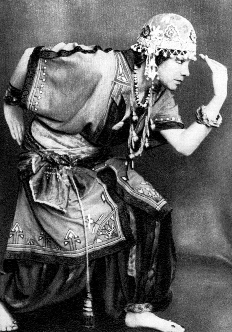 Durieux, Tilla, 18.8.1880 - 21.2.1971, Austrian actress, half length, as Anitra in "Peer Gynt" by Henrik Ibsen, circa 1910, | Author: profimedia