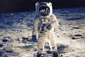 Neil Armstrong na Mjesecu