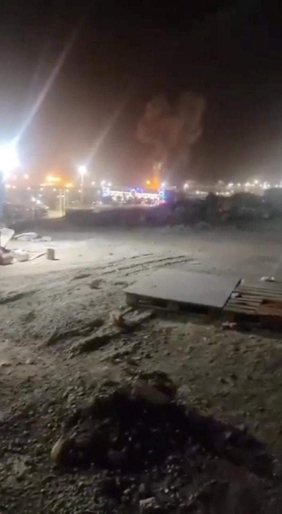 Smoke rises from what Iranian media reported as a strike on a maritime traffic control tower in Chabahar | Author: SOCIAL MEDIA/REUTERS