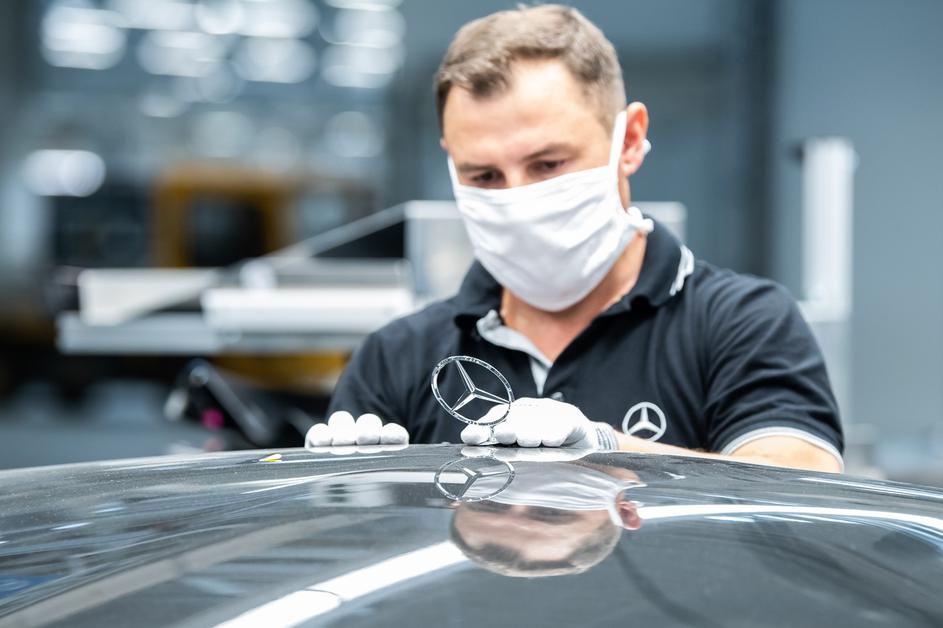 Opening of the Factory 56, automobilka, továrna, Mercedes, Daimler, výroba, auta, S-Class