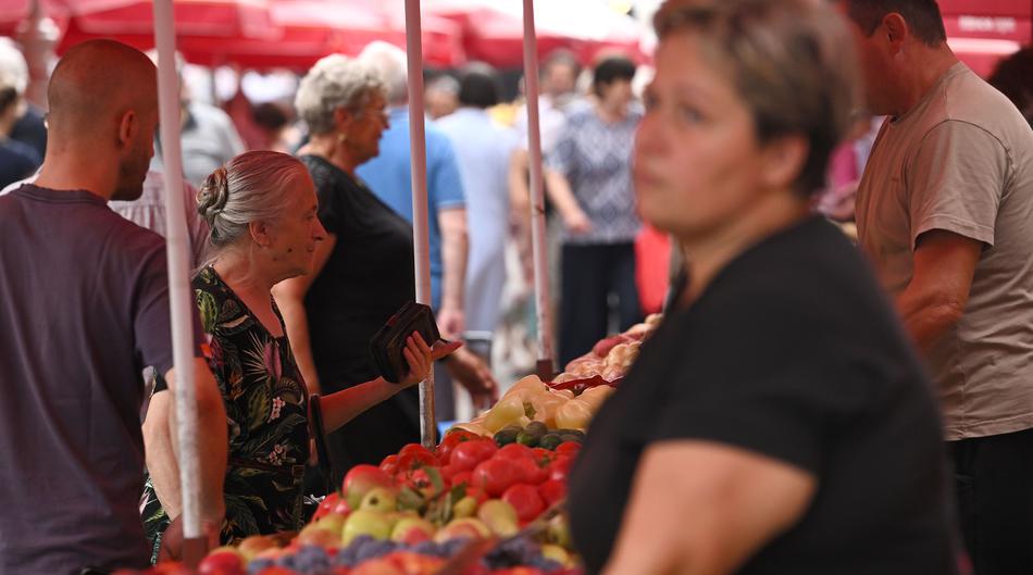 Apsurdne cijene povr&cacute;a: Kako smo do&scaron;li do toga da je paprika skuplja od mesa?