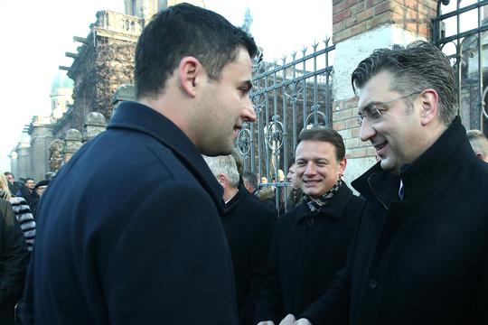 Zagreb: Susret Andreja Plenkovića i Davora Bernardića na Mirogoju