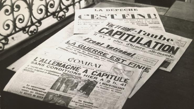 WWII / German Surrender / French Newspaper / Photo 1945