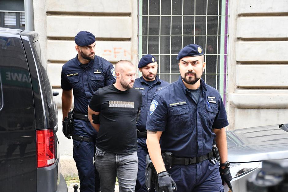 Slavonski Brod: Osumnjičeni za ubojstvo Zorana Grgića priveden na ispitivanje u državno odvjetništvo | Author: Ivica Galovic/PIXSELL