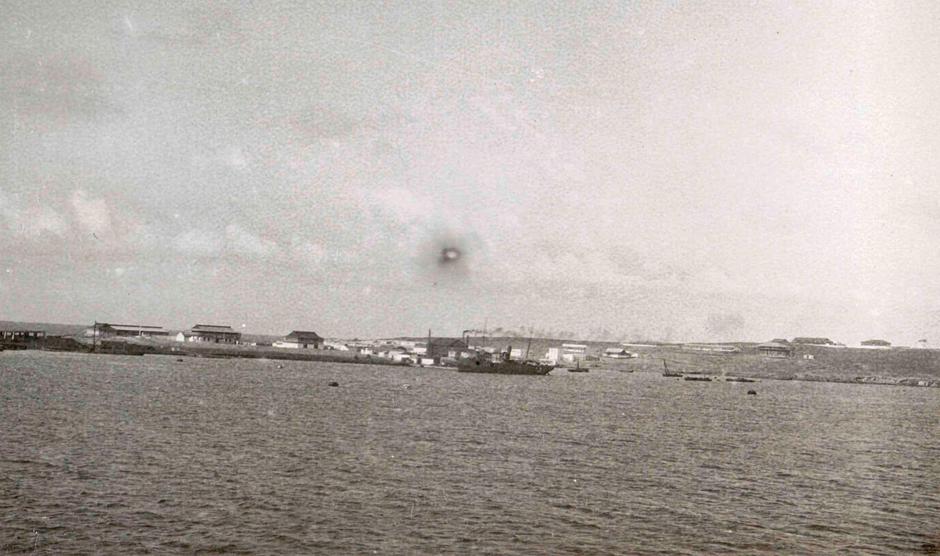 Perim, harbour. Anonymous, 1920 - 1930, also called Mayyun in Arabic, Island in Yemen | Author: 