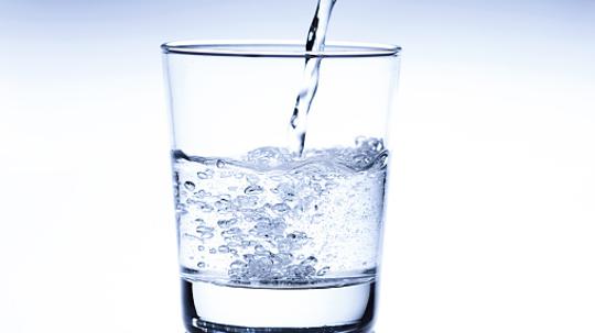 Čaša mineralne vode