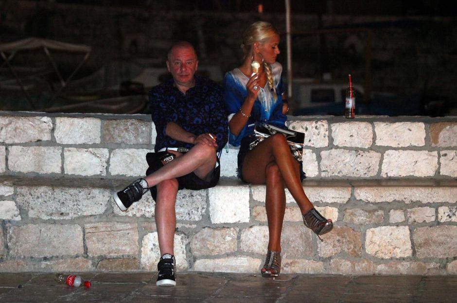 Hvar: Dimitrij Železnjak i Kristina Bu?i? se u šetnji okrijepili sladoledom | Author: Dalibor Urukalovic/24sata