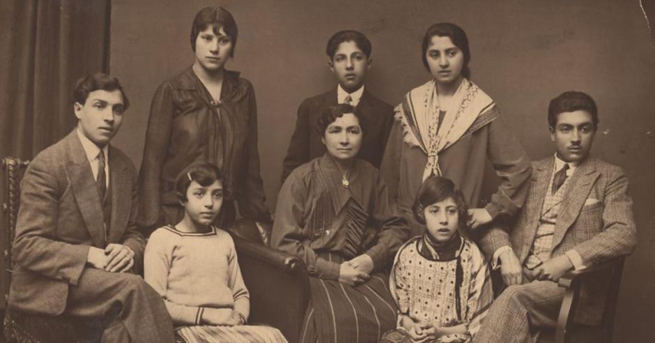  | Author: Izvor: https://www.sintiundroma.org/en/