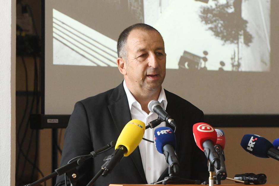 Oklaj: Predsjednik Zoran Milanovic na svecanom obiljezavanju Spomendana u Promini | Author: Hrvoje Jelavic/PIXSELL