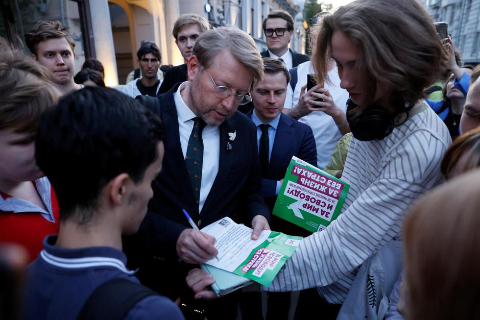Russian Supreme Court bars Yabloko party from parliamentary vote | Author: YULIA MOROZOVA/REUTERS