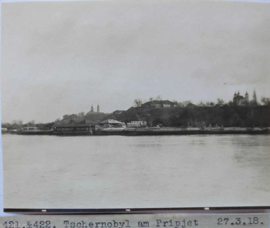 Ukraine, Tschernobyl vom Motorboot aus, Foto 27.3.1918 | Author: Profimedia