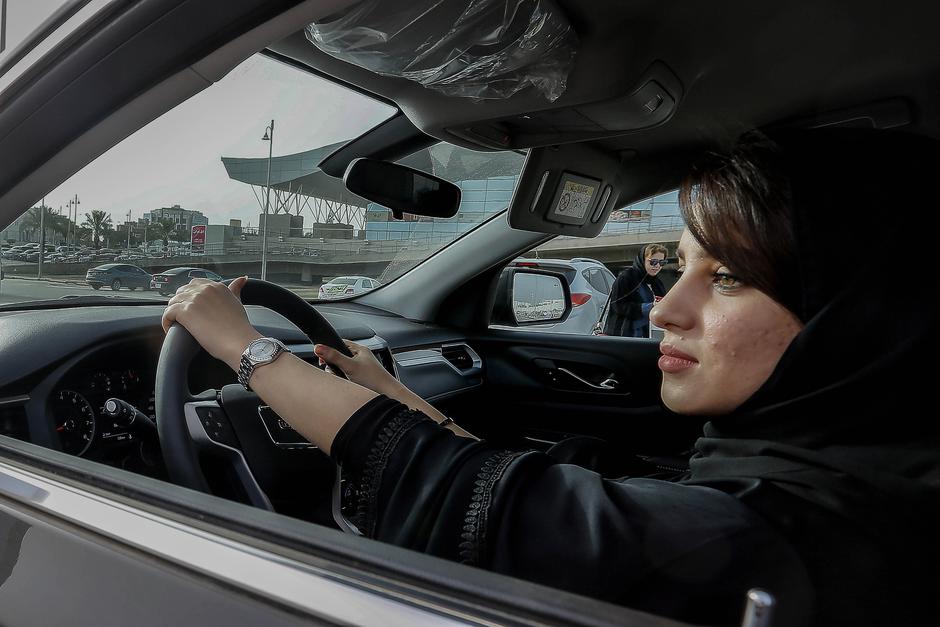 Car show posvećen samo ženama, povodom odredbe da žene legalno voze | Author: DPA/PIXSELL