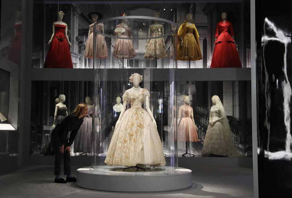 Izložba Diora u Londonu 2019.