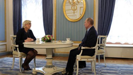Marine Le Pen i Vladimir Putin 2017. u Kremlju