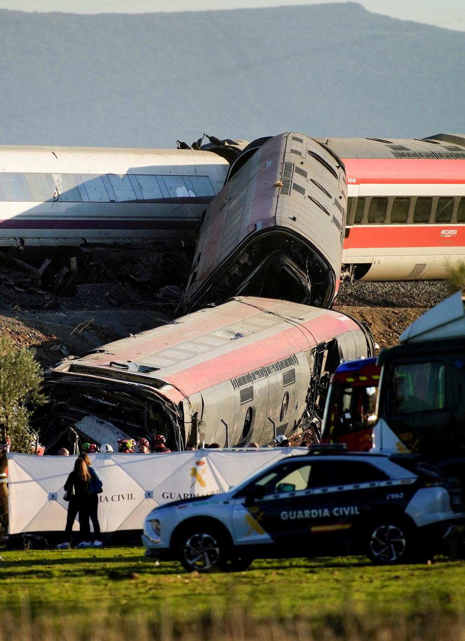 Collision of two high-speed trains between the towns of Mora and Orgaz | Author: Ana Beltran